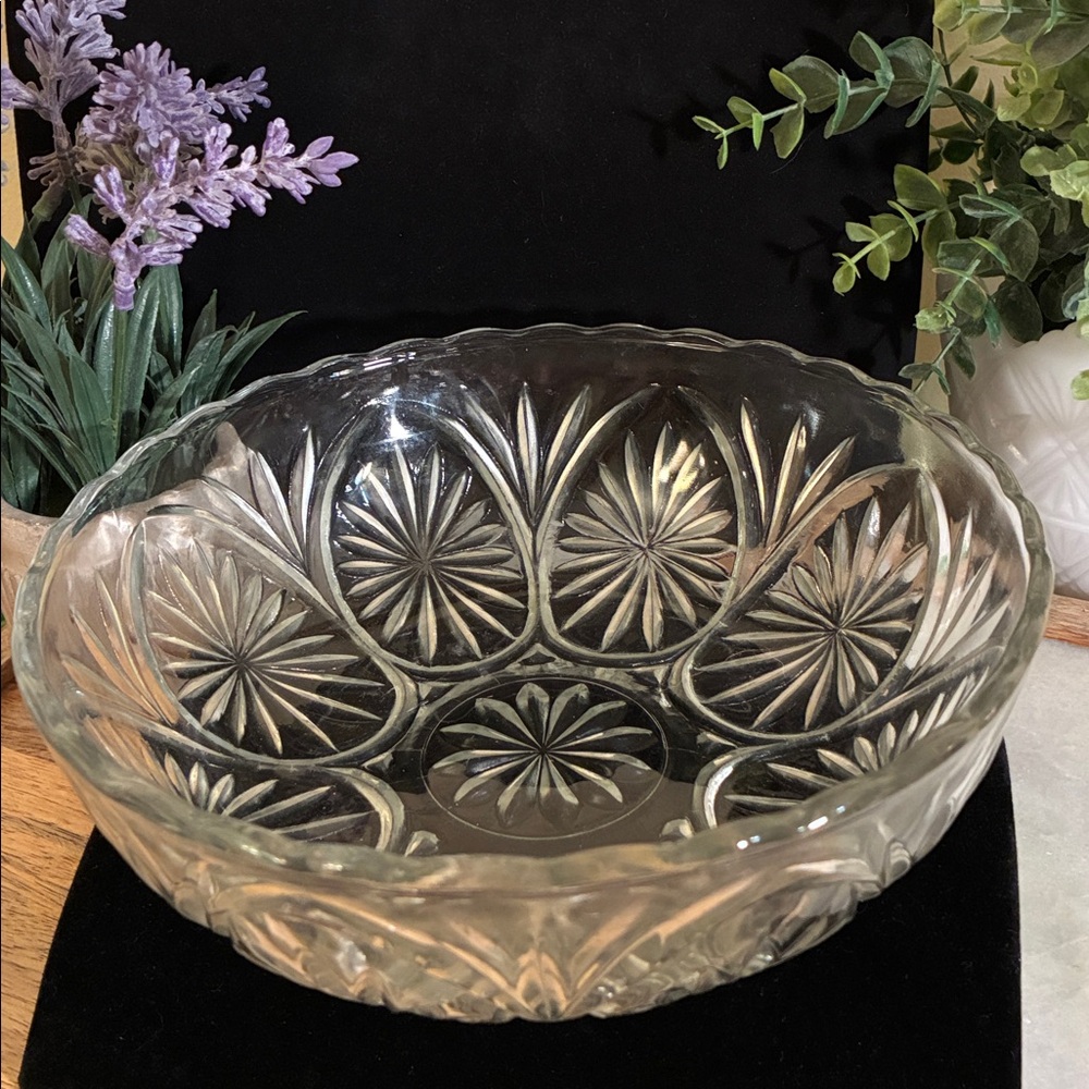 Vintage Anchor Hocking Clear Glass Medallion and Starburst Design Serving  Bowl